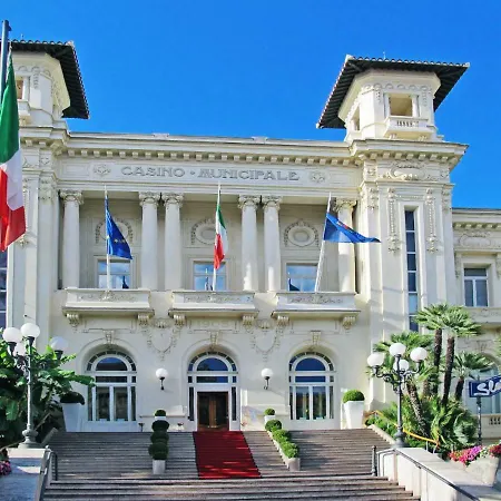 La Nascosta 300s *